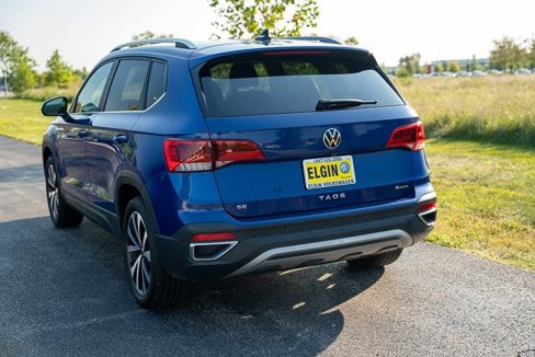 Certified 2022 Volkswagen Taos SE image 24