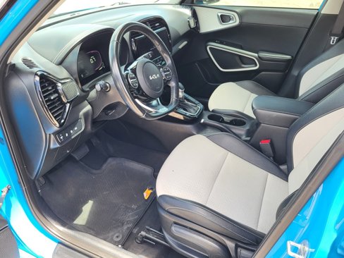 Used 2023 Kia Soul GT-Line image 19