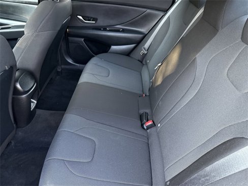 Used 2024 Hyundai Elantra SE image 10