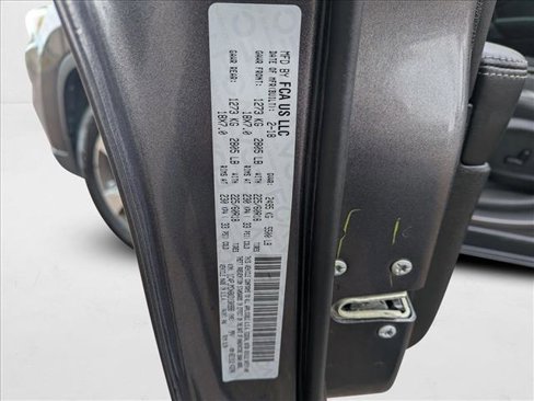 Used 2019 Jeep Cherokee Limited image 22