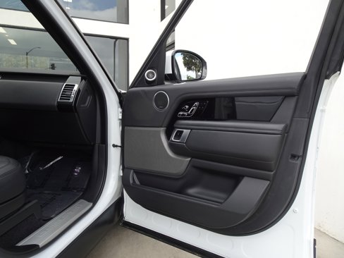 Used 2020 Land Rover Range Rover HSE image 20