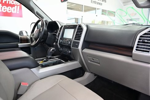 Used 2015 Ford F150 Lariat image 17