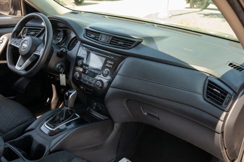 Used 2017 Nissan Rogue S image 11
