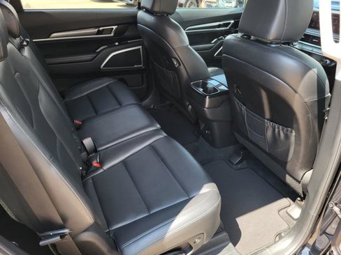 Used 2022 Kia Telluride LX image 17