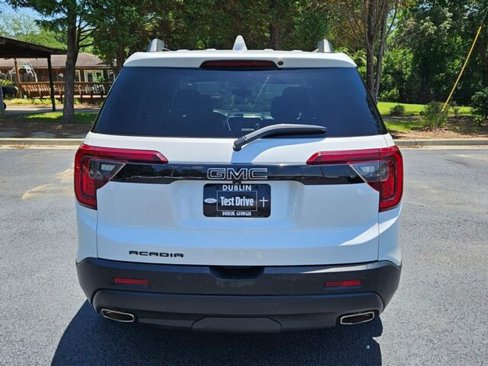 Used 2023 GMC Acadia SLT w/ Elevation Edition image 12