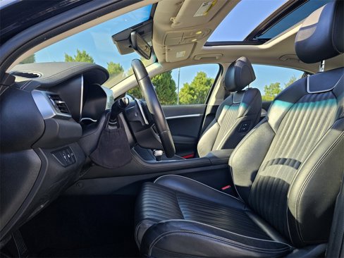 Used 2022 Genesis G70 2.0T w/ Prestige Package image 14