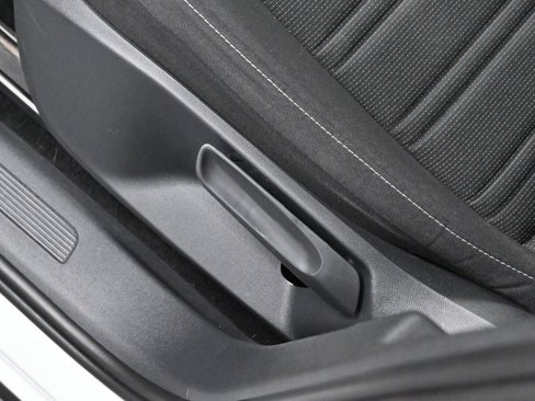 Used 2022 Volkswagen Tiguan S image 14