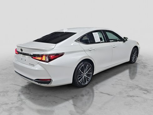 Used 2023 Lexus ES 300h w/ Premium Package image 5