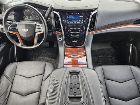 Used 2015 Cadillac Escalade Luxury image 25