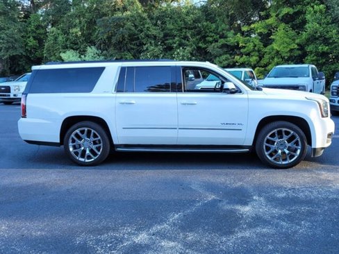 Used 2020 GMC Yukon XL SLT image 17