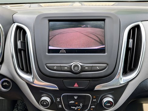 Used 2020 Chevrolet Equinox LS w/ LS Convenience Package image 17