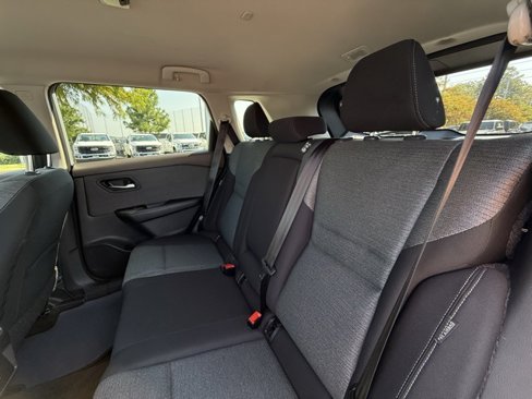 Used 2023 Nissan Rogue SV image 26