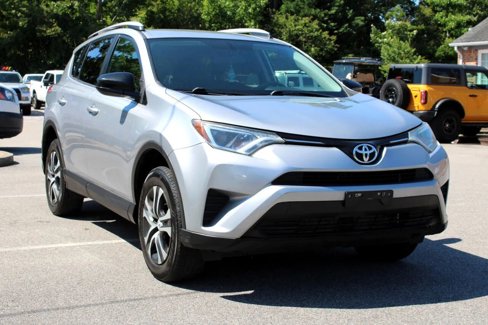 Used 2016 Toyota RAV4 LE image 11
