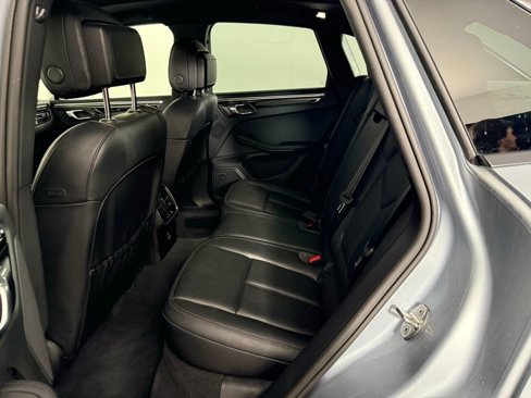 Certified 2024 Porsche Macan image 22