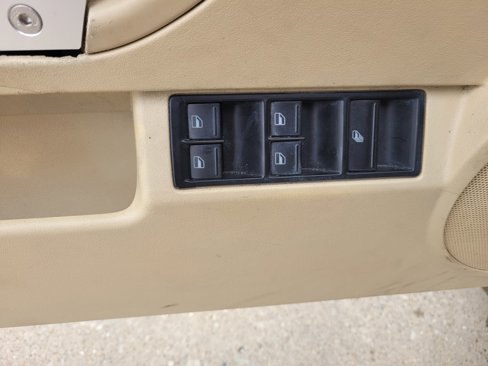 Used 2005 Volkswagen Beetle GLS image 12