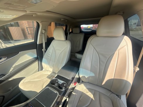 Used 2017 Lincoln MKX Reserve w/ Lincoln MKX Climate Package image 22