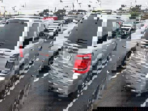 Used 2010 Ford Escape Limited image 3