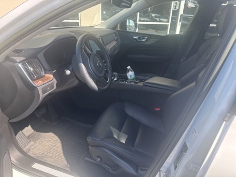 Certified 2023 Volvo XC60 B5 Plus w/ Climate Package image 3