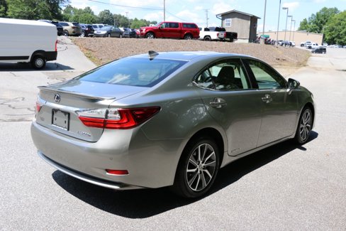 Used 2016 Lexus ES 300h image 8