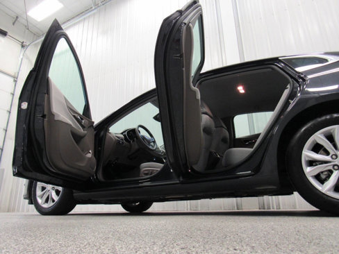 Used 2023 Chevrolet Malibu LT image 32