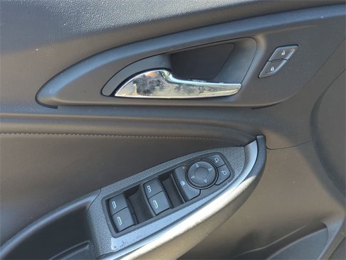 Certified 2022 Chevrolet Malibu LT w/ Leather Package image 23