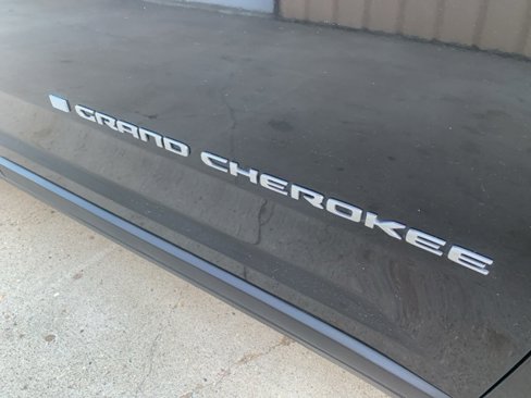 Used 2022 Jeep Grand Cherokee L Limited image 9