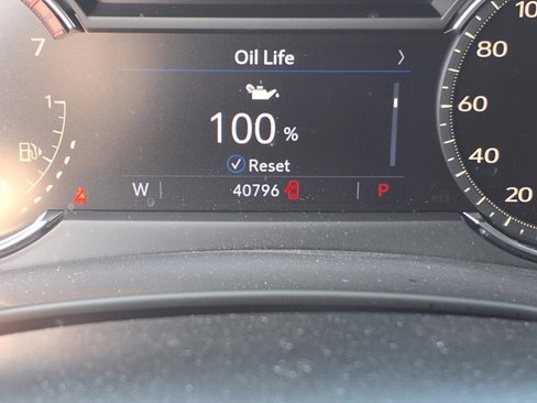 Used 2020 Cadillac XT4 Premium Luxury w/ Cold Weather Package image 11
