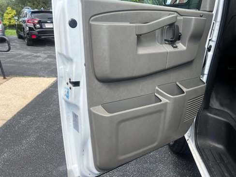 Used 2022 GMC Savana 2500 w/ Driver Convenience Package image 25