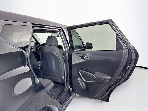 Used 2022 Kia Soul LX image 27