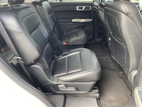 Used 2020 Ford Explorer XLT w/ Equipment Group 202A image 27