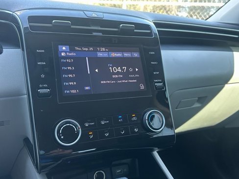 Used 2022 Hyundai Tucson SE image 20
