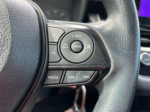 Used 2023 Toyota Corolla LE image 18