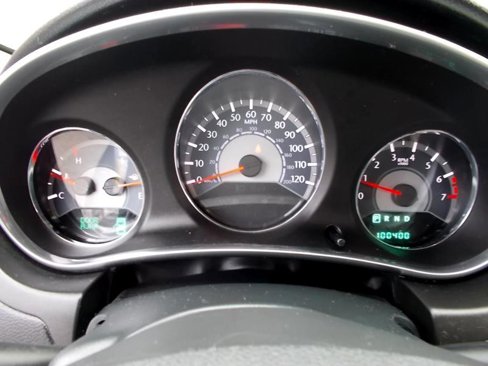 Used 2011 Chrysler 200 Touring image 32