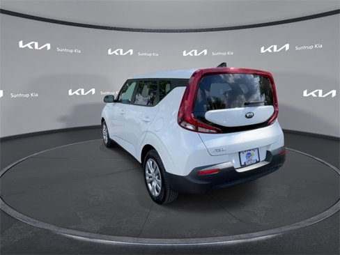 Used 2021 Kia Soul LX image 16