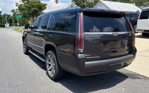Used 2015 Cadillac Escalade ESV Premium image 9