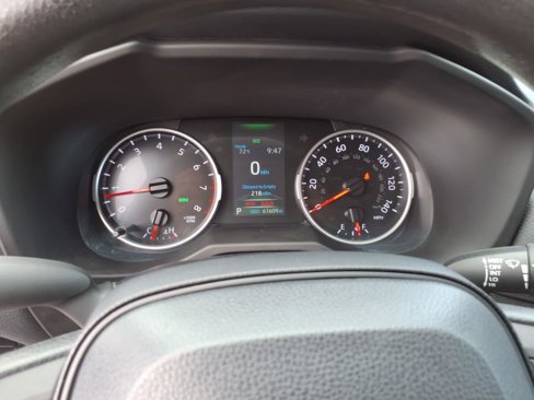 Used 2022 Toyota RAV4 XLE image 17