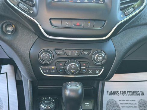 Used 2020 Jeep Cherokee Latitude Lux w/ Comfort/Convenience Group image 21
