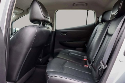 Used 2016 Nissan Leaf SL w/ Premium Package image 18
