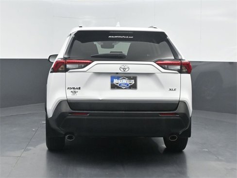 Used 2022 Toyota RAV4 XLE image 6