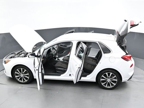 Used 2018 Hyundai Elantra GT image 37