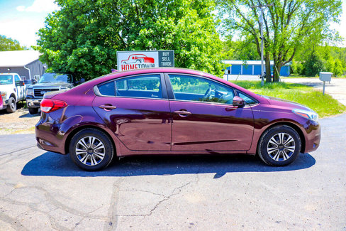 Used 2017 Kia Forte LX image 2
