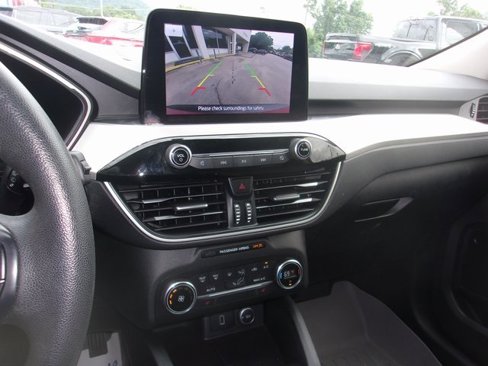 Used 2020 Ford Escape SE image 7