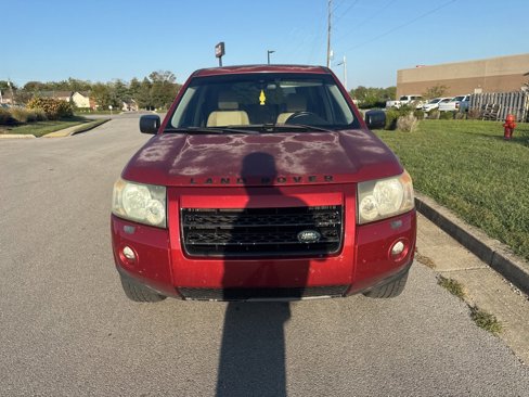 Used 2008 Land Rover LR2 SE image 2