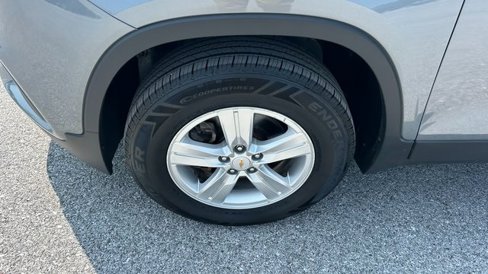 Used 2019 Chevrolet Trax LT w/ LT Convenience Package image 9