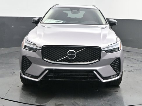 New 2026 Volvo XC60 B5 Core w/ Climate Package image 2
