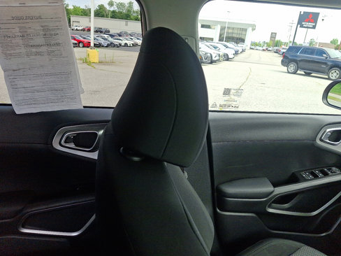 Used 2023 Kia Soul LX w/ LX Technology Package image 13