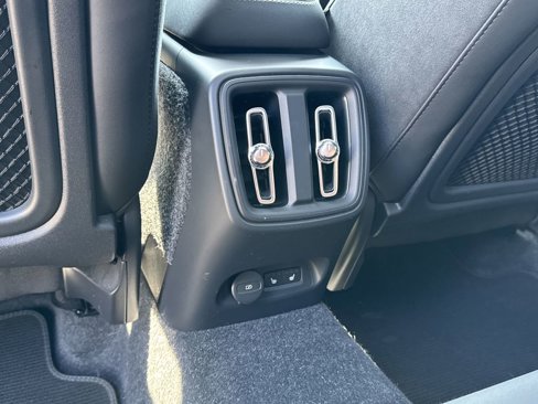 Certified 2022 Volvo C40 P8 Recharge Ultimate image 35