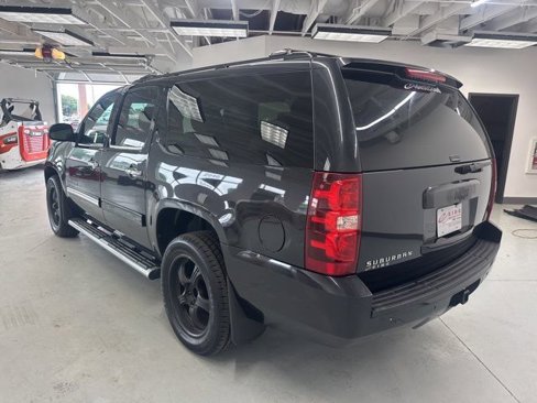 Used 2013 Chevrolet Suburban LT w/ Texas Edition image 6