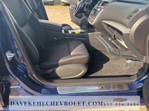 Used 2017 Nissan Altima 2.5 SR w/ LED Appearance Package image 22