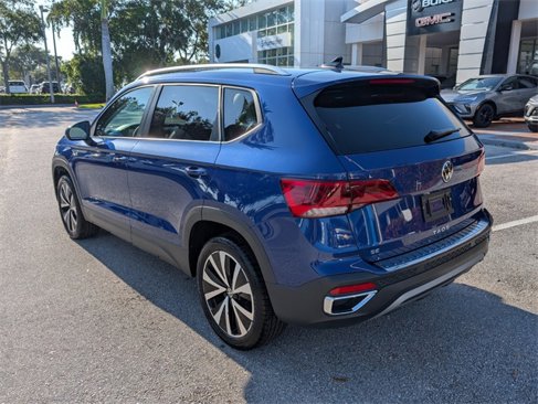 Certified 2024 Volkswagen Taos SE image 11
